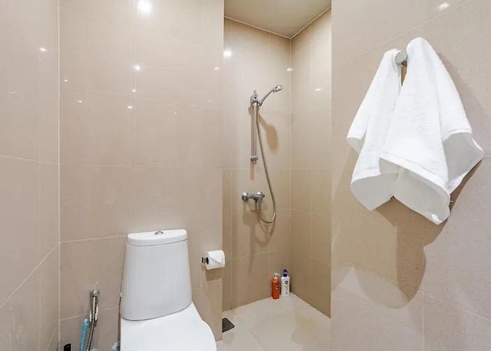 2br Next Phrom Phonybts Sukhumvit 公寓